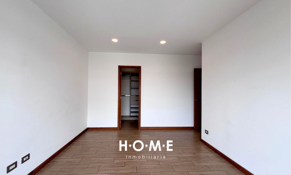 APARTAMENTO EN EDIFICIO ELEVA, ZONA 15