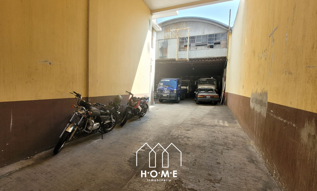 BODEGA EN RENTA, ZONA 8