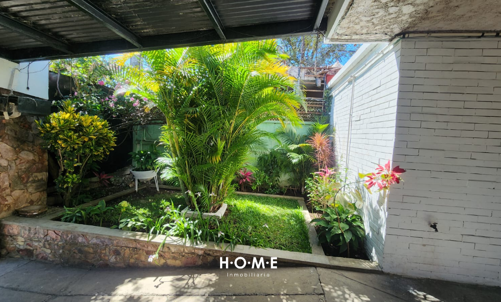 Casa en Renta , zona 11 , Colonia Miraflores.