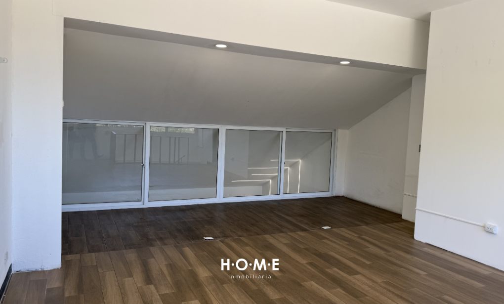 Oficina en Renta Edificio La Galeria Zona 9