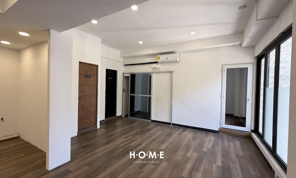 Oficina en Renta Edificio La Galeria Zona 9